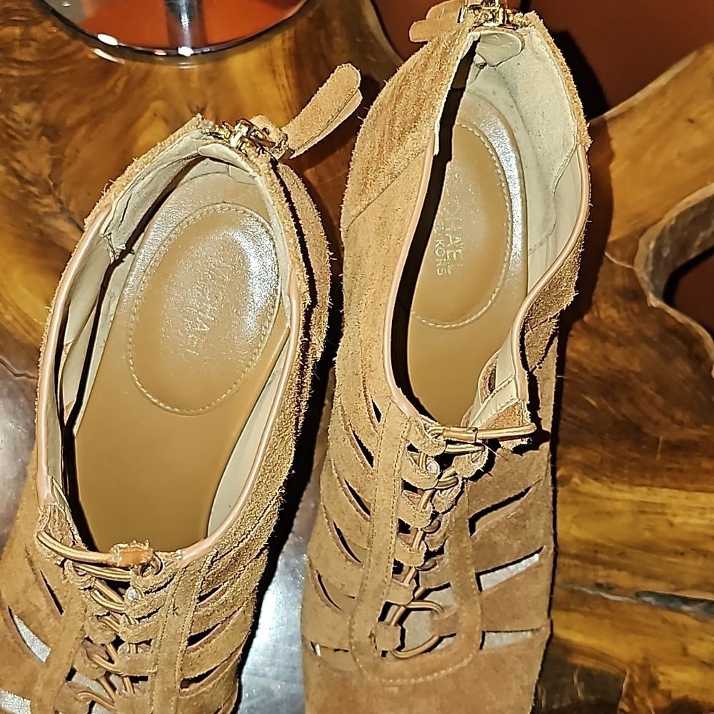 MICHAEL KORS- Women's Size 9 Elsie Mid Suede Elastic Strap Block Heel - Picture 9 of 12